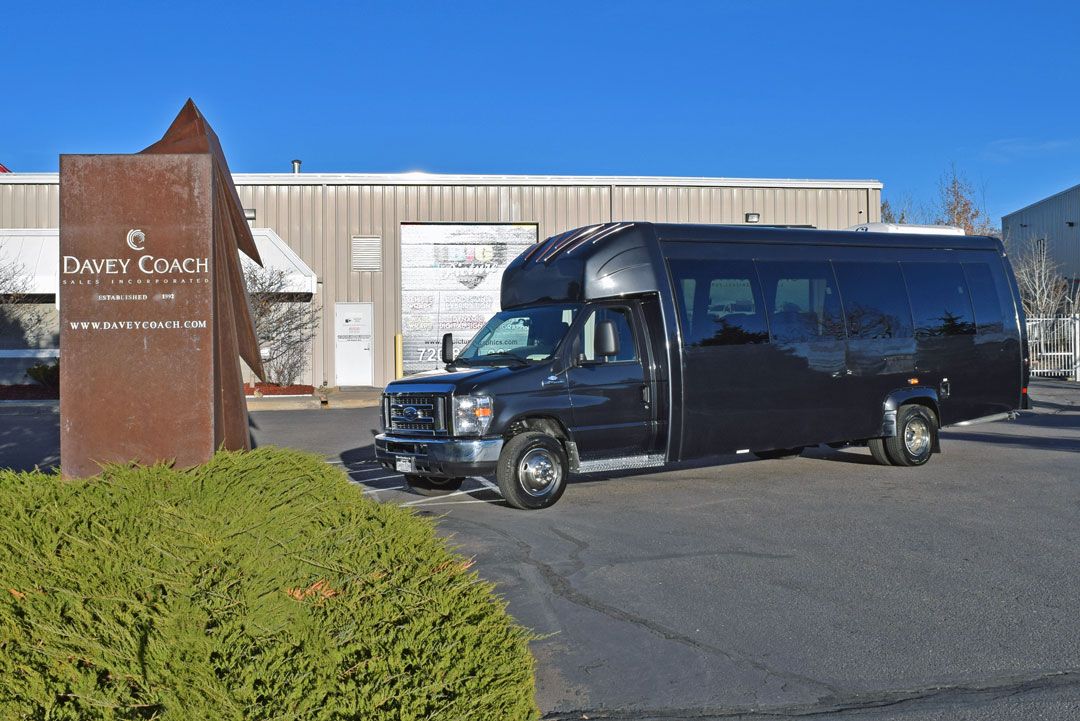 Mini Bus vs Charter Bus Rentals